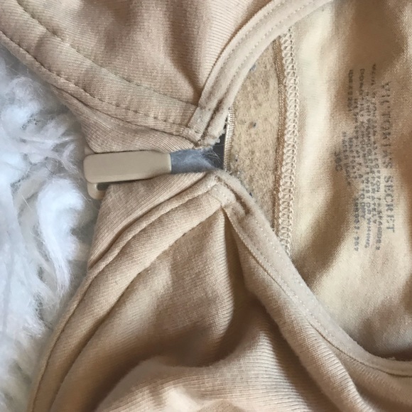 2 Victoria’s Secret Bras🌺🚨FINAL PRICE🚨 - Picture 5 of 5